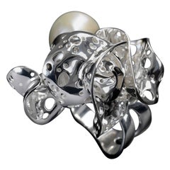 Nathalie Jean Anillo de cóctel contemporáneo de plata de ley con perlas de agua dulce