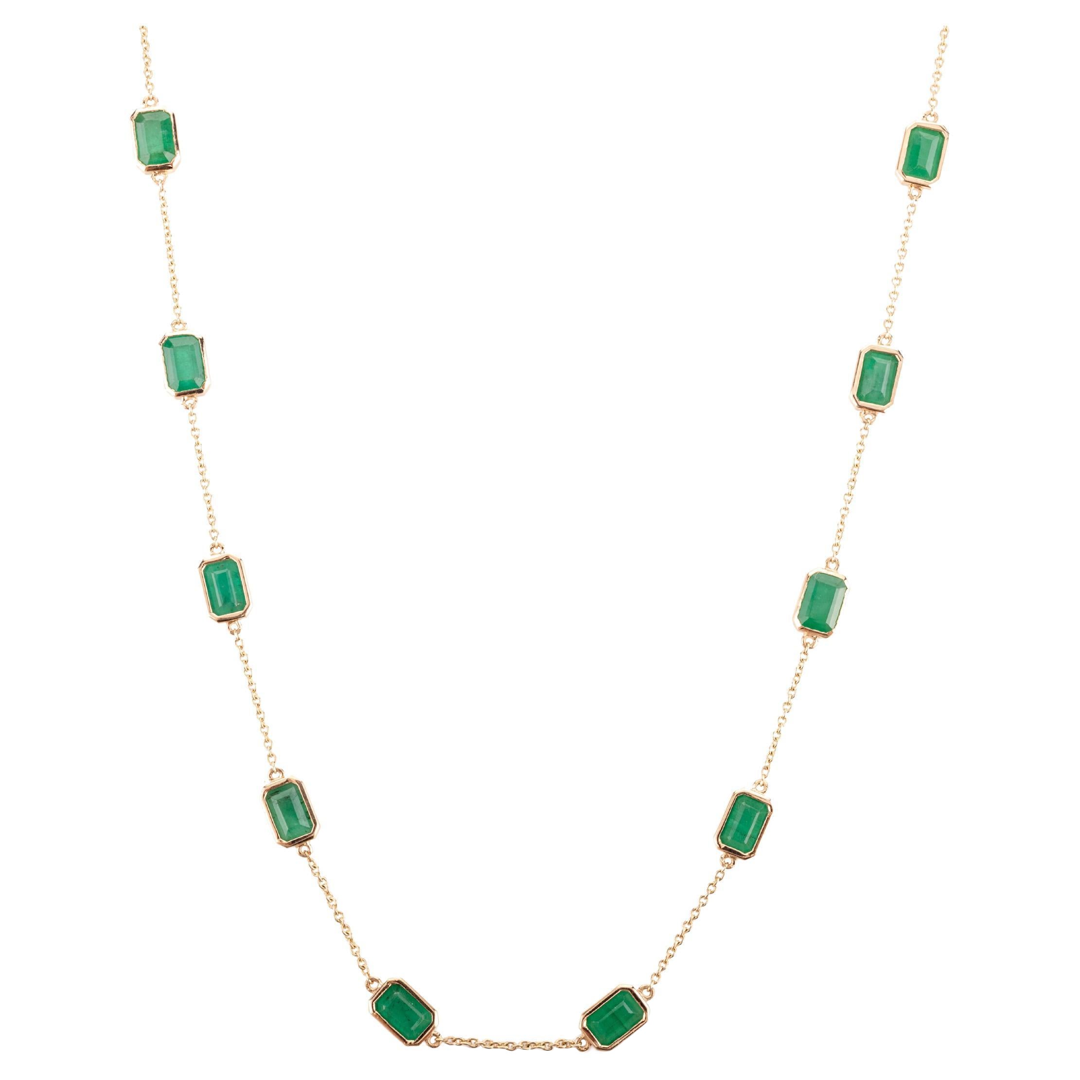 Collier à chaîne station avec émeraudes octogonales de 5,41 carats en or jaune massif 14 carats