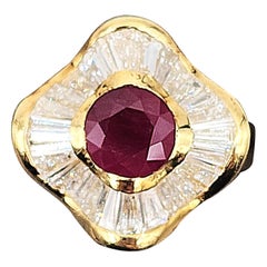 Anello con rubino naturale e diamanti da 4,00 carati