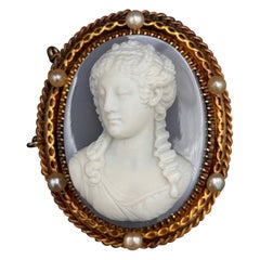 Antique 19th Century Agate Natural Pearls Cameo Brooch Yellow Rose Gold French