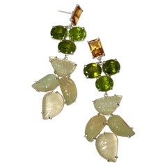 Orecchini a forma di albero di pino in peridoto, fluorite, quarzo arancione e argento massiccio