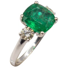 Bague cocktail de style Art déco en platine avec diamant blanc taille coussin et émeraude