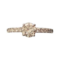 Anello con diamante