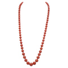 Coral, 18 Karat Yellow Gold Necklace.
