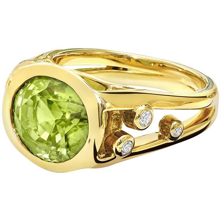 Cassandra Goad Manuela Peridot and Diamond Gold Ring