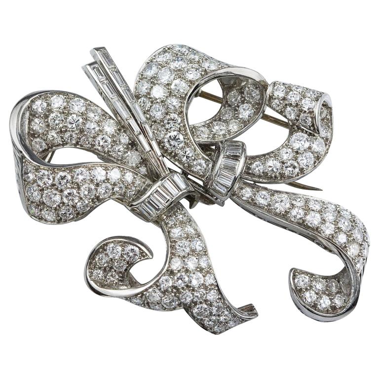 13.1 Carat Diamond Platinum Ribbon Brooch For Sale at 1stdibs