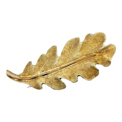 Vintage Buccellati 18 Karat Yellow Gold Oak Leaf Brooch, Circa 1960