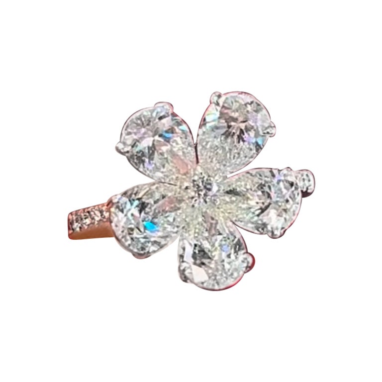 GIA Certified 3.00 Carat Diamonds Flowers Ring For Sale