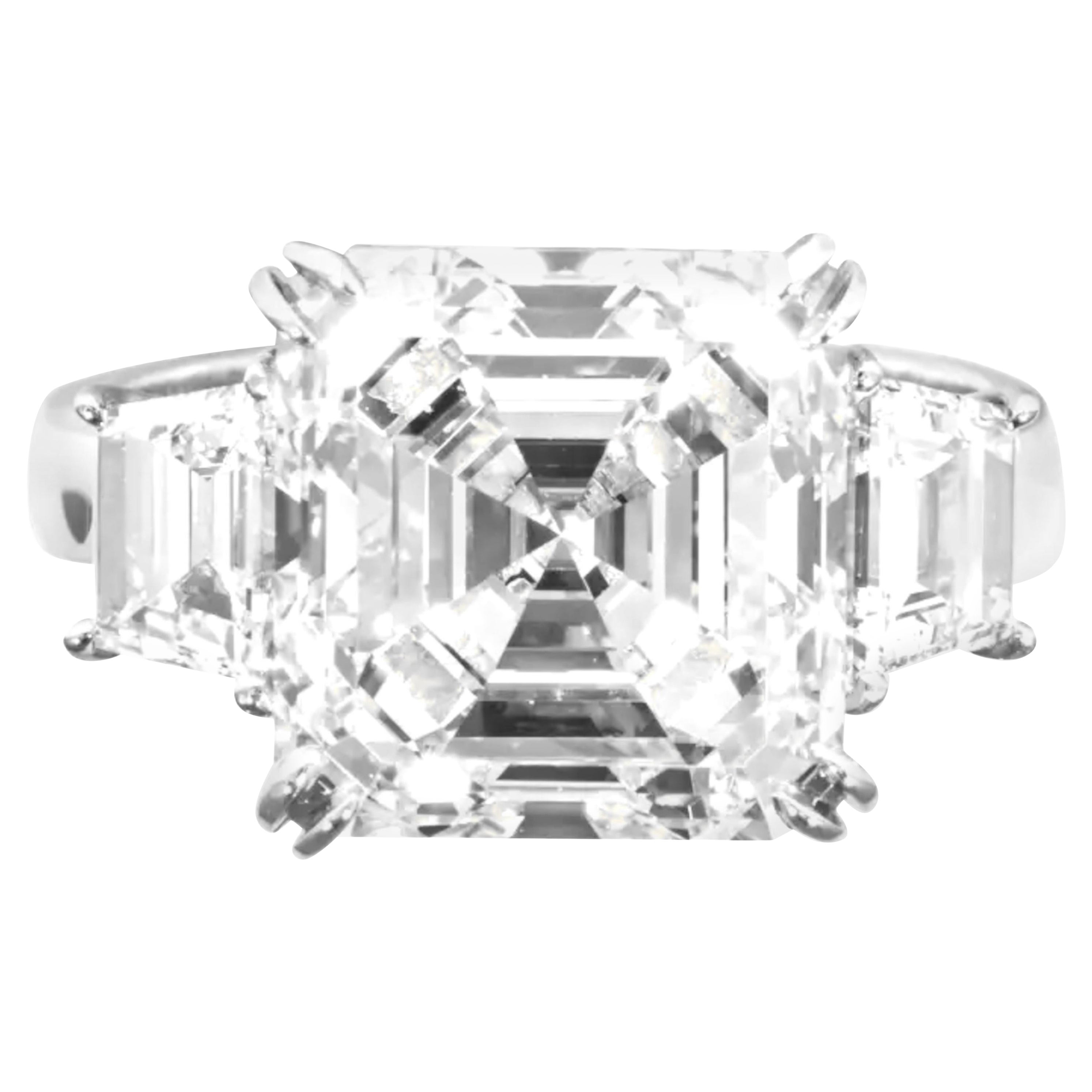 GIA-zertifizierte 4 Karat. Asscher Verlobungsring aus Platin mit Diamanten
