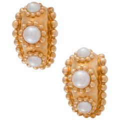 Chanel Baroque Pearl Yellow Gold Huggie Clip-On Earrings 12