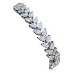 IGI Certified 23.00 Carat Pear Shape Natural Diamonds Gold Bracelet