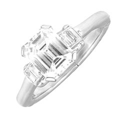 Platin-Verlobungsring, Vintage, Diamant im Smaragdschliff ( ca. 1,70 Karat)