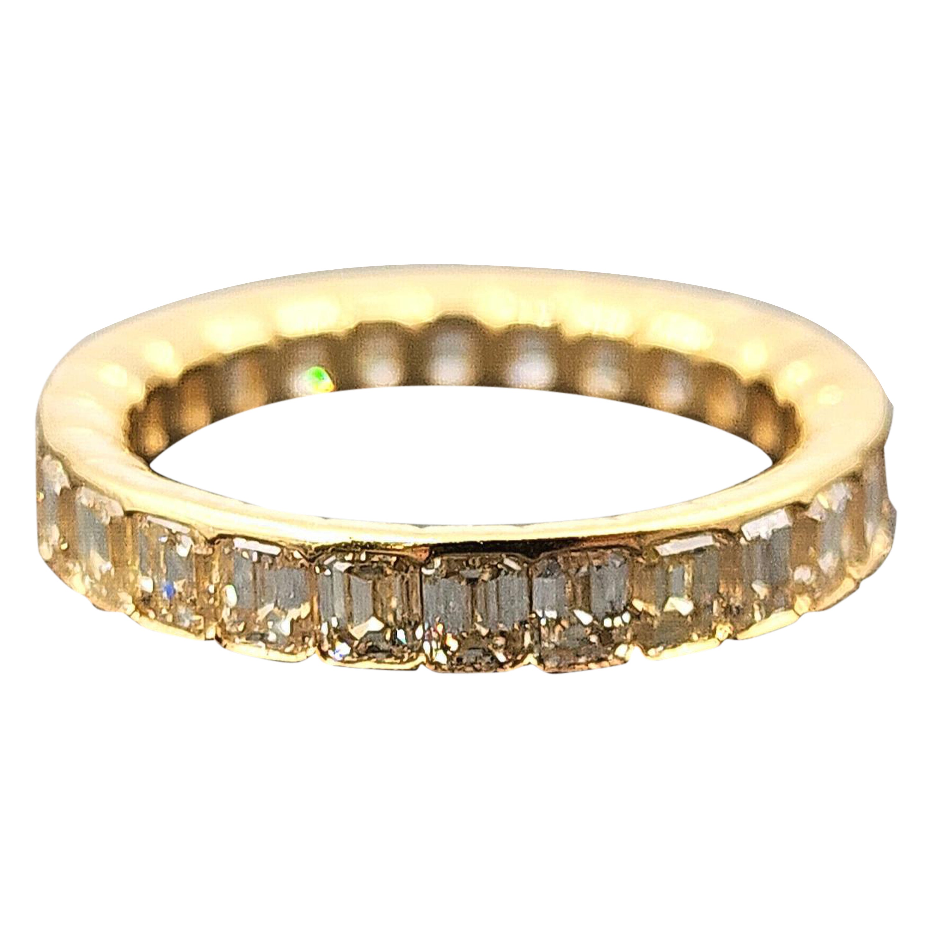 Modern 3.25 ct Natural Yellow Emerald Cut Diamond Eternity Ring For Sale