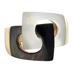 Anello Chimento in oro giallo 18KT con madreperla bianca e nera