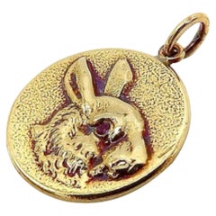 Colgante-Conejo de oro de 14k y rubí de inspiración victoriana