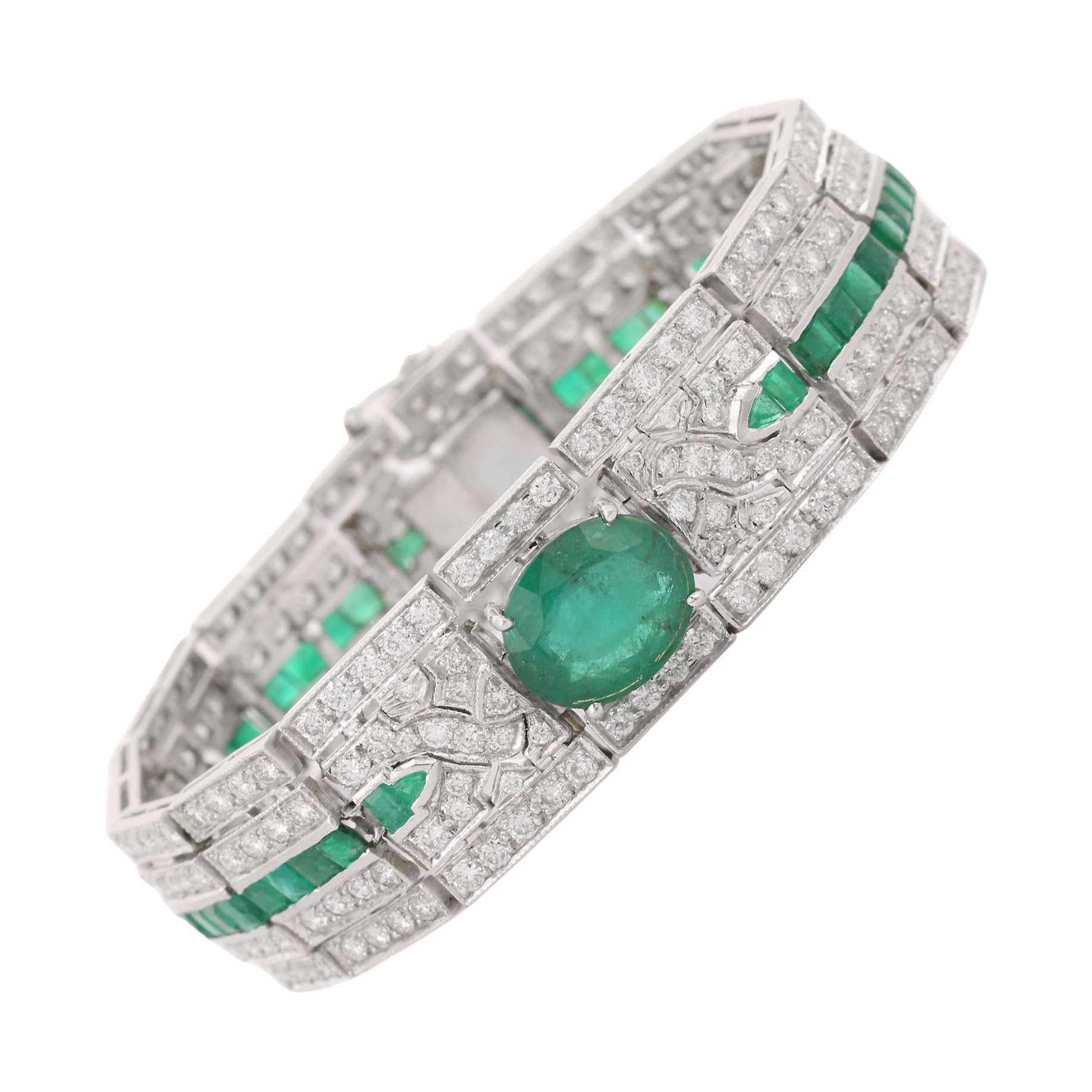 18kt Solid White Gold Bold Diamond and Emerald Studded Bold Bracelet