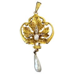 Art Nouveau Leaf Motif Natural Pearl Pendant Necklace Gold Antique