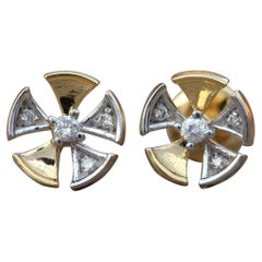 14k Gelbgold Einzigartige kleine Ohrstecker, Geschenk für ihren natürlichen Pave-Diamant-Ohrring.