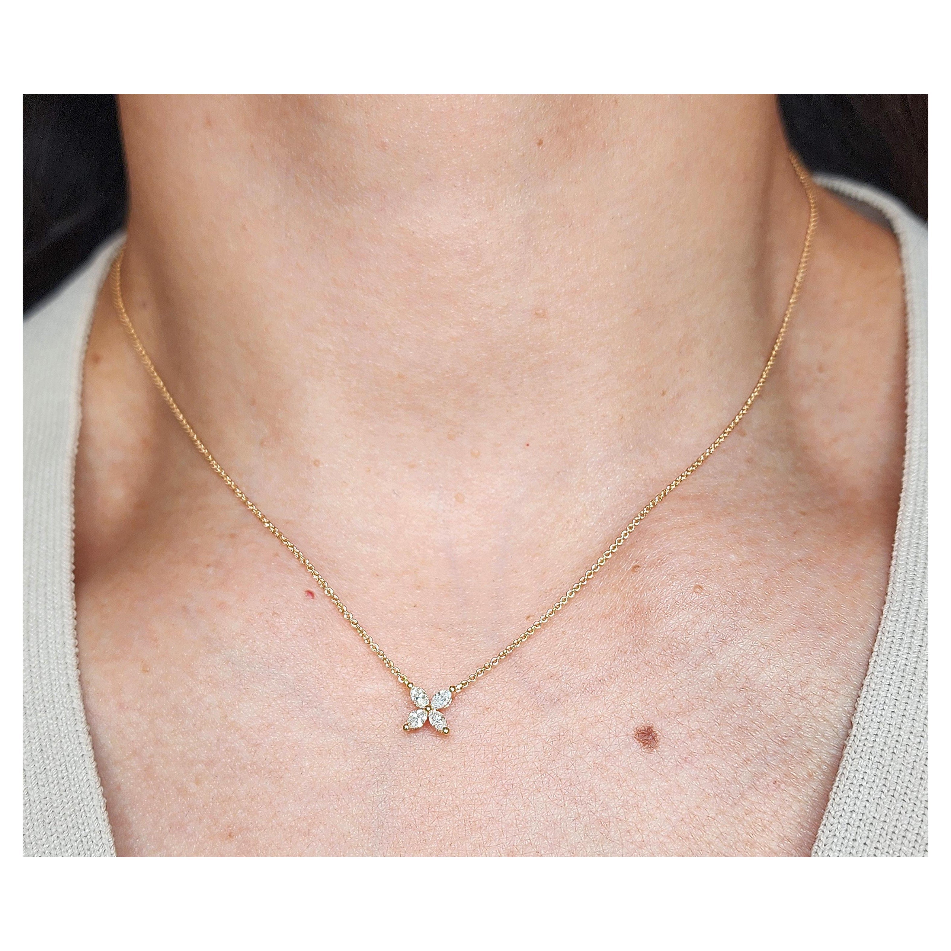 0,25 Ciondolo con diamante a fiore Marquis
