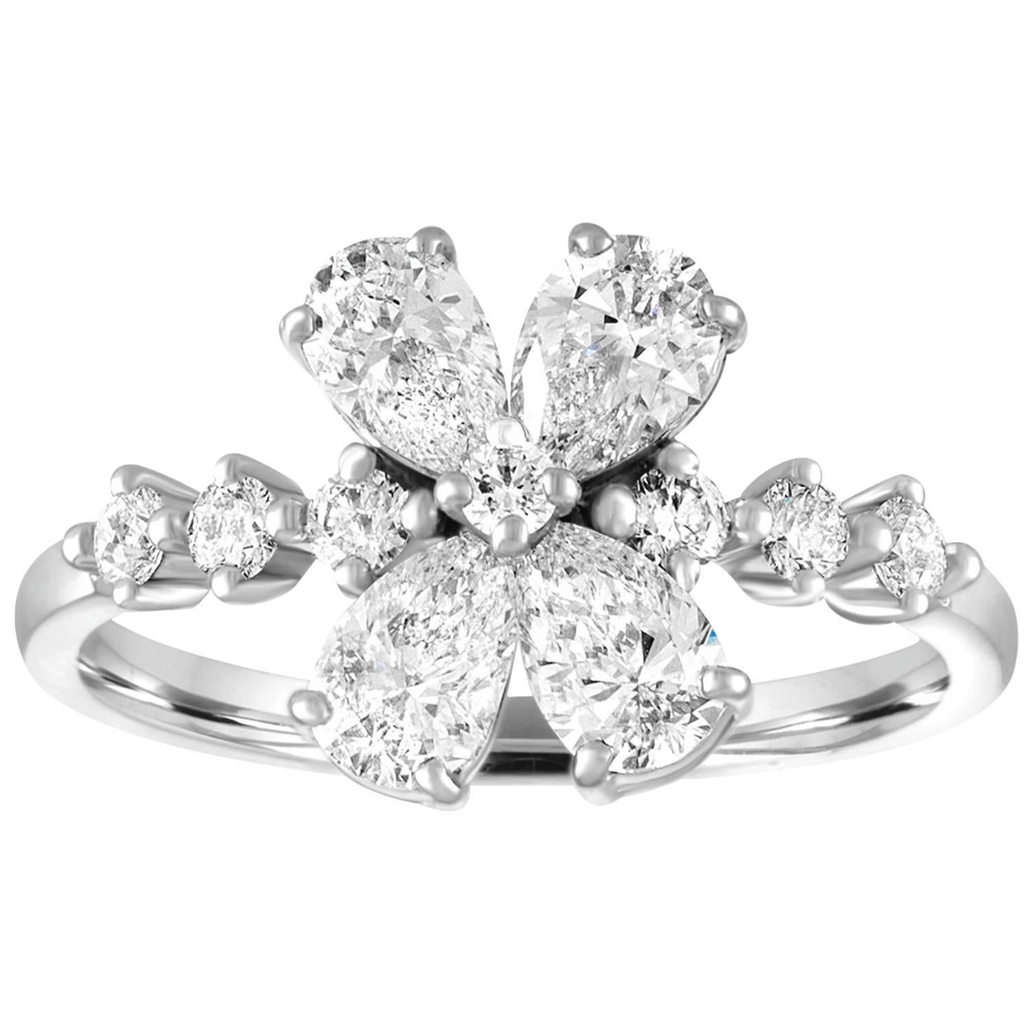 1.58 Carats Diamond Flower White Gold Ring For Sale