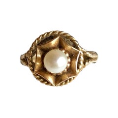 Anello di perle in oro giallo 18 carati 1950-60 circa con lavorazione a tortiglione