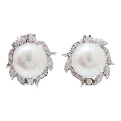 Boucles d'oreilles en or blanc 14 carats, perles blanches de 13 mm, diamants