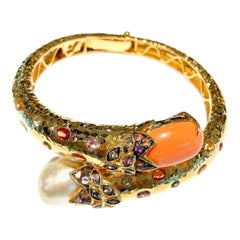 Bracelet jonc Bochic Orient en or et argent 22 carats avec corail, saphirs et perles