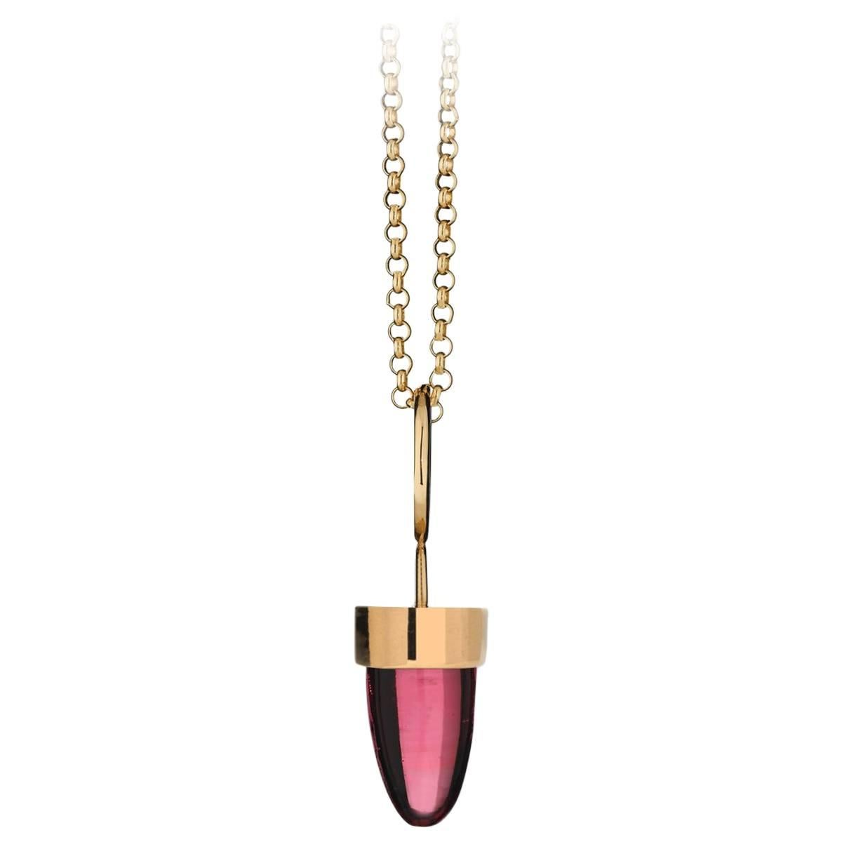 Colour stone modern Pink stone Quartz 18 kt Yellow solid Gold Pendant necklace  For Sale