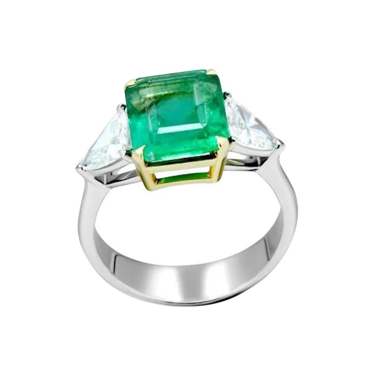 Posh 3.01 carat Emerald Diamond 18K Gold Ring for Her