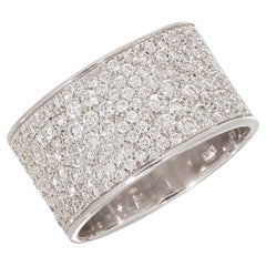Bague contemporaine en or blanc sertie de diamants
