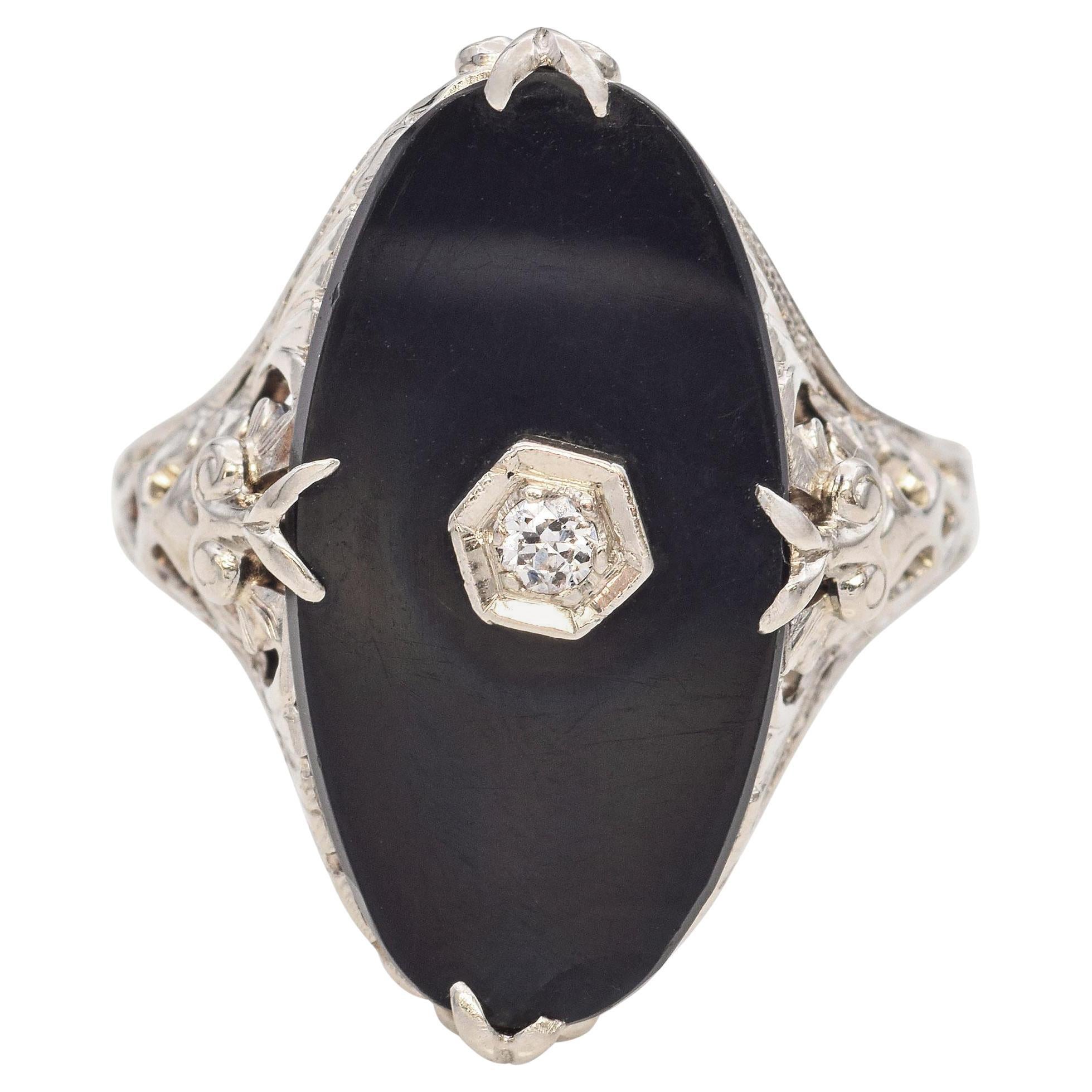 Filigraner Art-Déco-Ring aus 14 Karat Weißgold mit schwarzem Onyx und Diamant