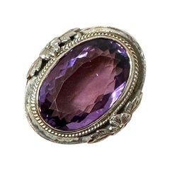 Antiker filigraner Art-déco-Ring mit neun Karat Amethyst aus 14 Karat Weißgold