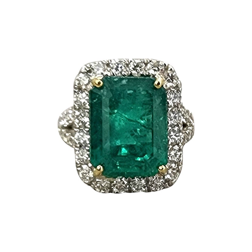 9.84 ct GIA Certified Natural Zambian Emerald & Diamond Ring For Sale