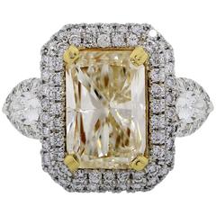 4.58 Carat Fancy Light Yellow Diamond White and Yellow Gold Engagement Ring 7