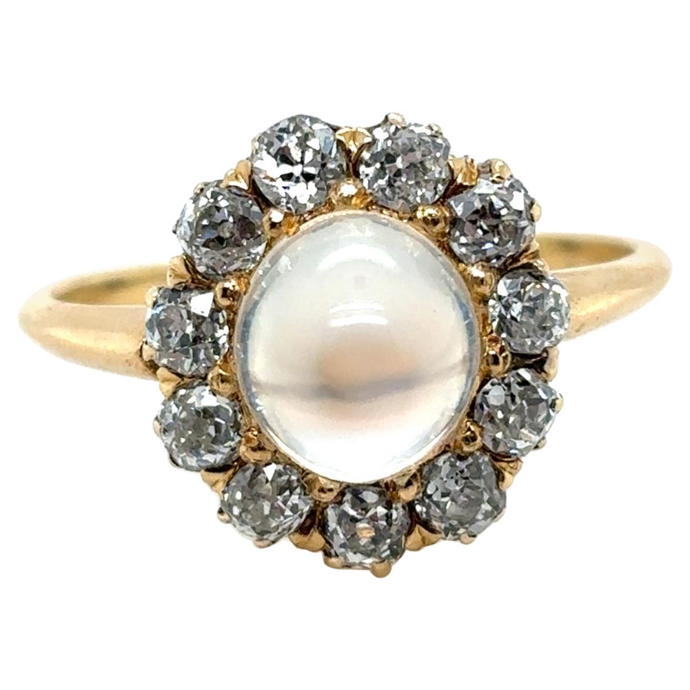 Vintage Moonstone 18 Karat Yellow Gold Cluster Ring