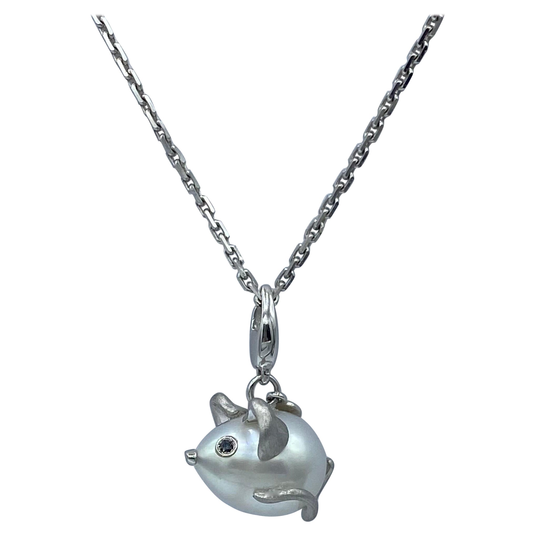 Ciondolo/Charm Topolino in oro 18Kt diamanti neri e perla Australiana For Sale