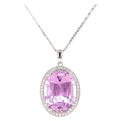 Fei Liu Collar Colgante de Oro Blanco de 18 ct con Halo de Kunzita y Diamantes de 17,60 ct