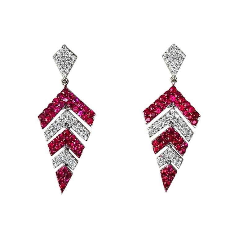 Set in 18K Gold, 2.18 carats Mozambique Rubies & Diamonds Chandelier Earrings