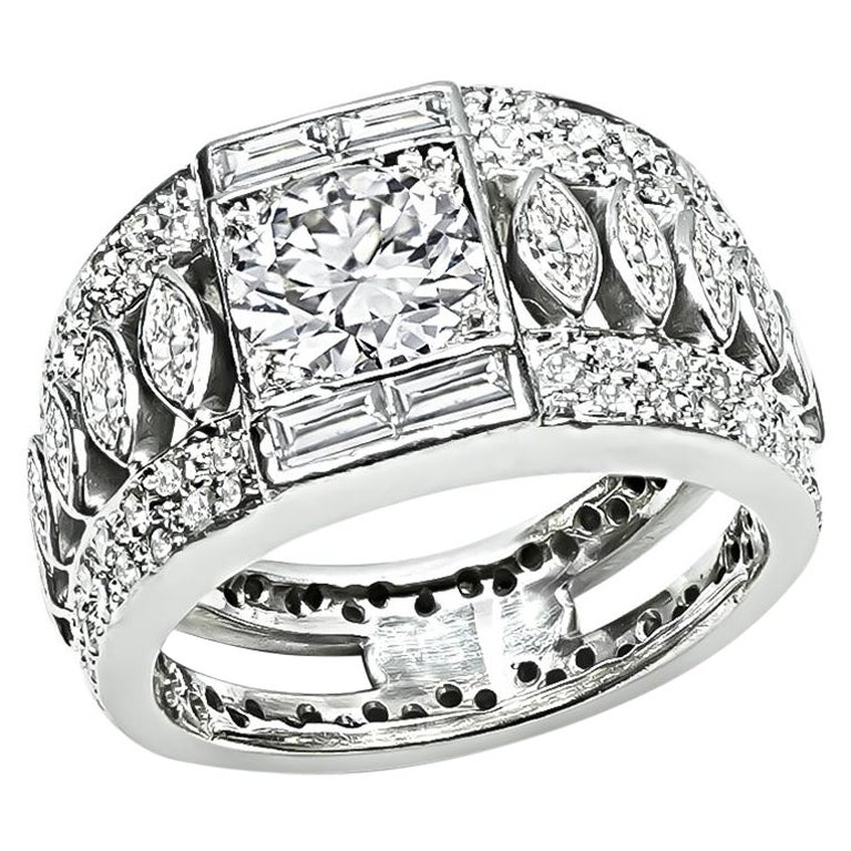 1950s 1.29ct Diamond Center Diamond 2.00ct Side Diamond Platinum Ring en vente