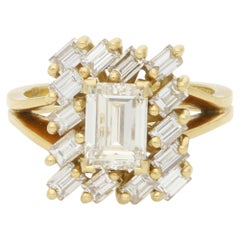 Anillo vintage de racimo de diamantes talla baguette en oro amarillo de 18k