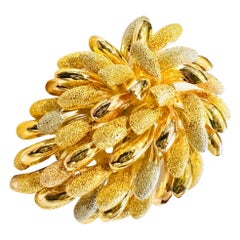 Spilla Fiore in Oro Giallo, Bianco e Rosé 18kt – Eleganza e Maestria Artigianale