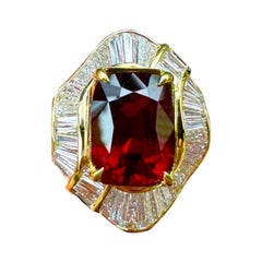 Anillo de oro amarillo de 18 quilates con diamante certificado por el GIA de 12,41 quilates y talla cojín de espinela roja