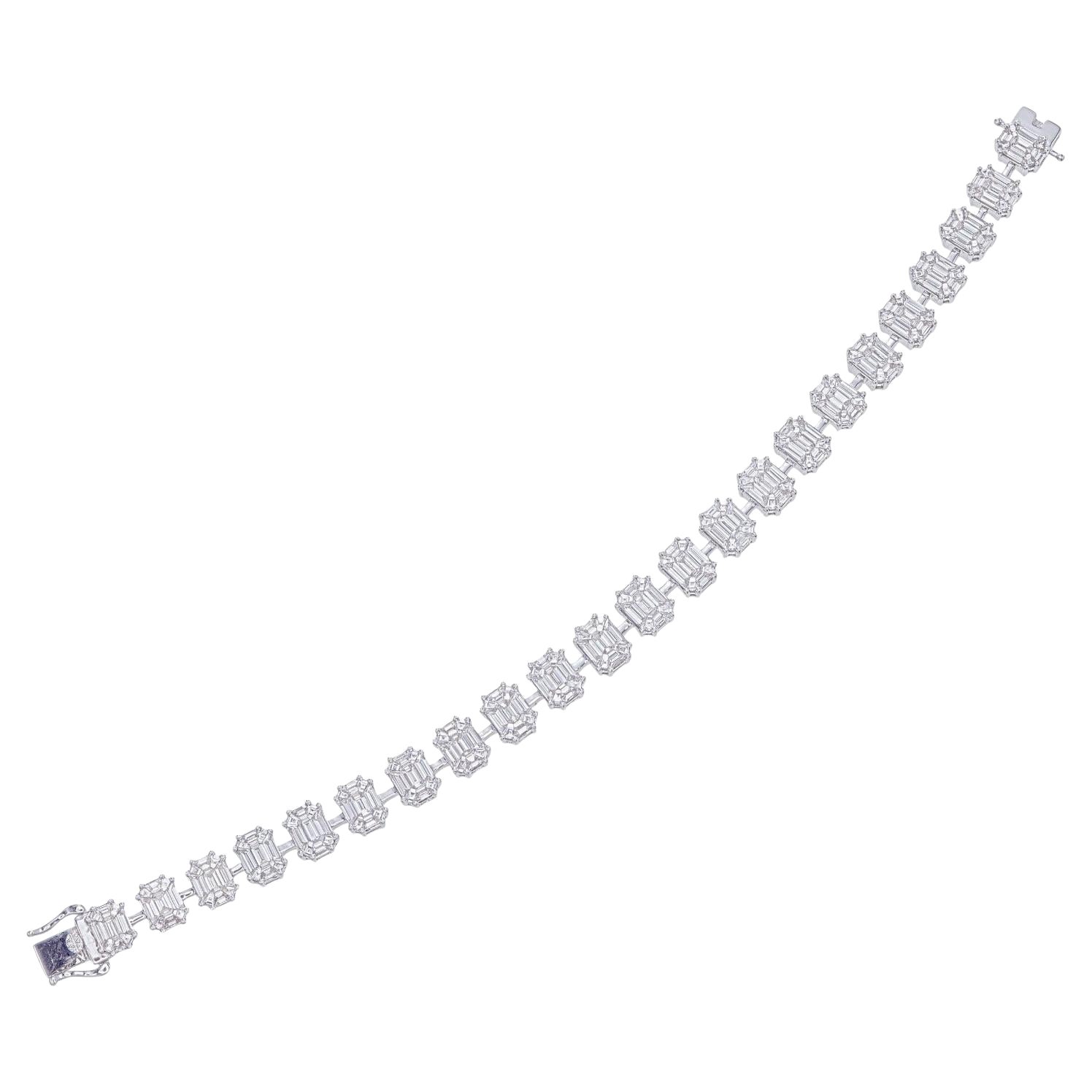 Exquisite piecut diamond Bracelet- Luxury high jewelry statement piece For Sale
