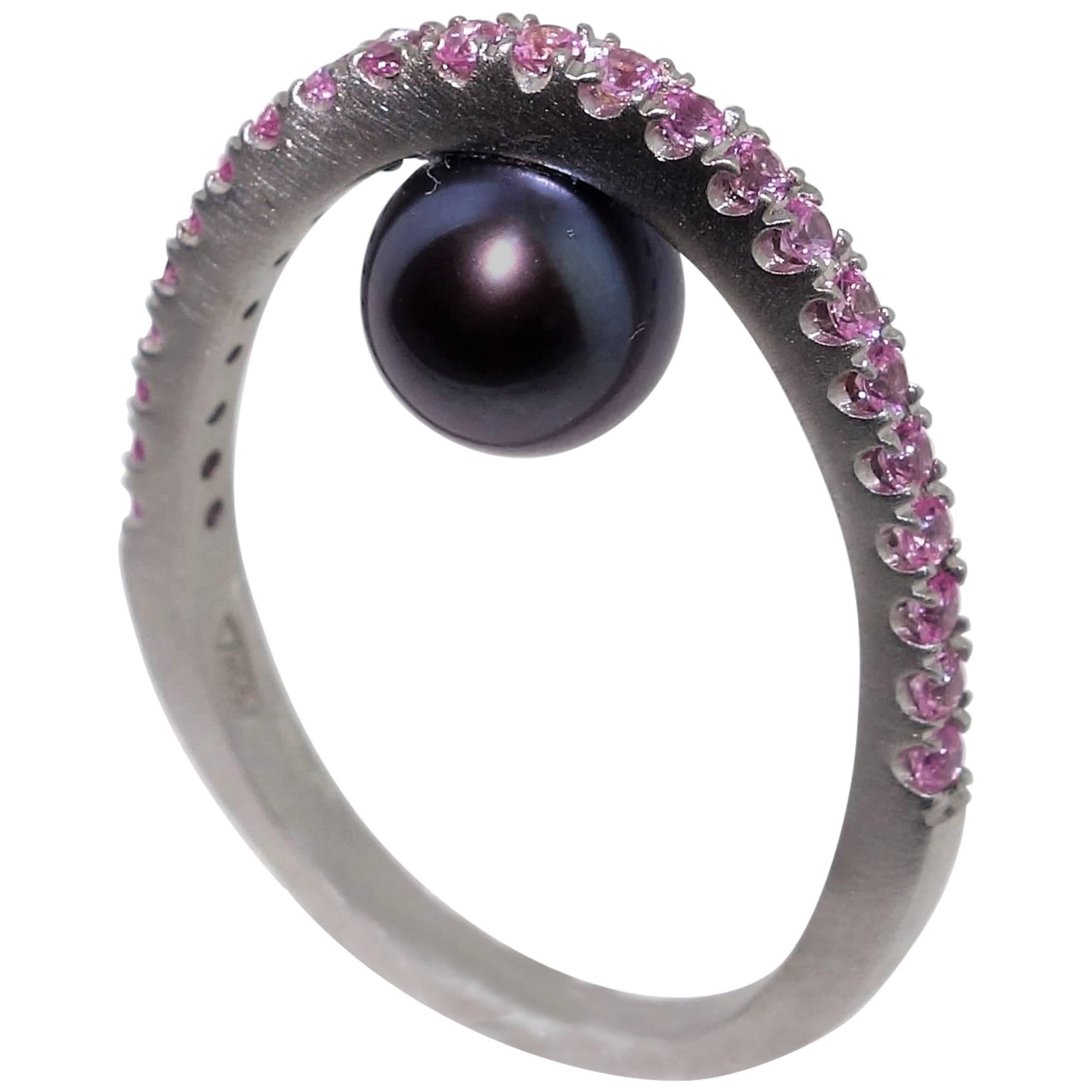 Beautiful Unique Black Pearl and Pink Sapphire Runway Ring For Sale