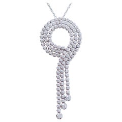 Diamanti, collana con ciondolo in oro bianco 18 carati.