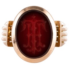 Signet français du 19ème siècle en or jaune 18 carats avec intaille en cornaline