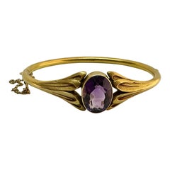 Art Nouveau 7 Carat Amethyst 14 Karat Gold Bangle Bracelet Leaf Motif Antique