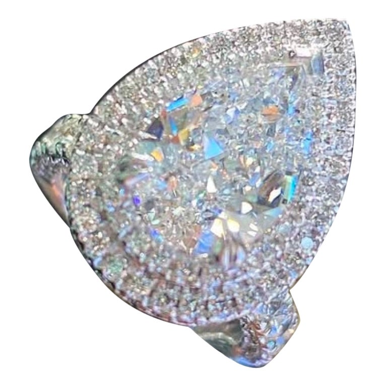GIA Certified 2.00 Carat F/VS1  Pear Shape Diamond 18K Gold Solitaire Ring