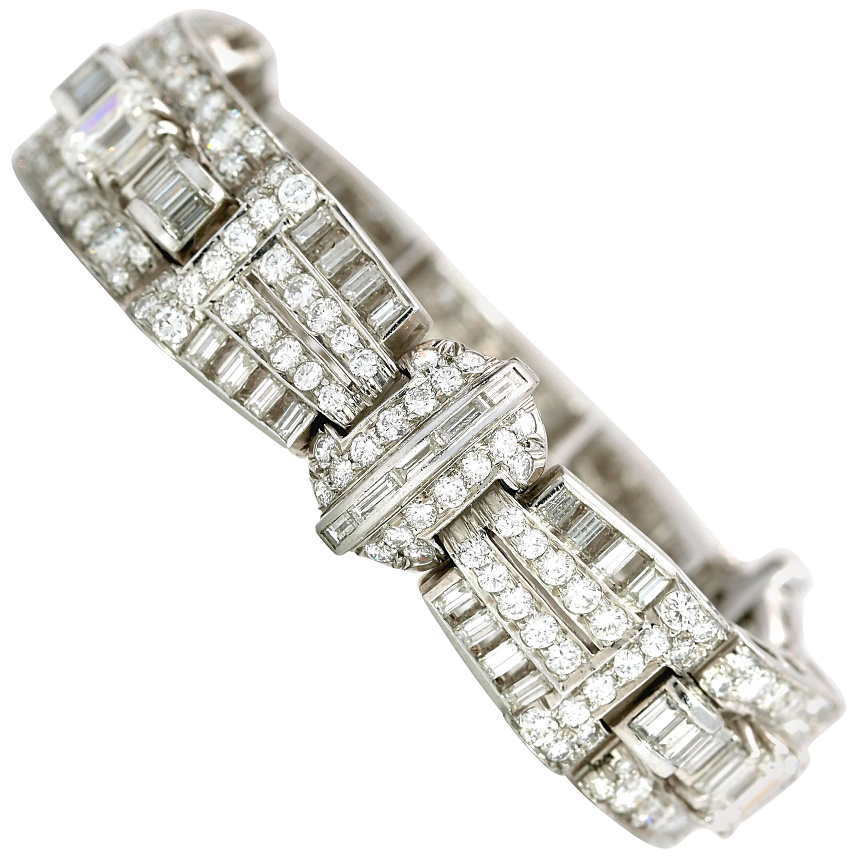 Art Deco 25.20 Carats Diamonds Platinum Bracelet For Sale