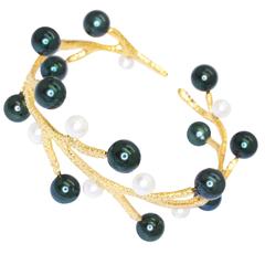 Doria Natural Black and White Pearls Yellow Gold Cuff Bracelet 12
